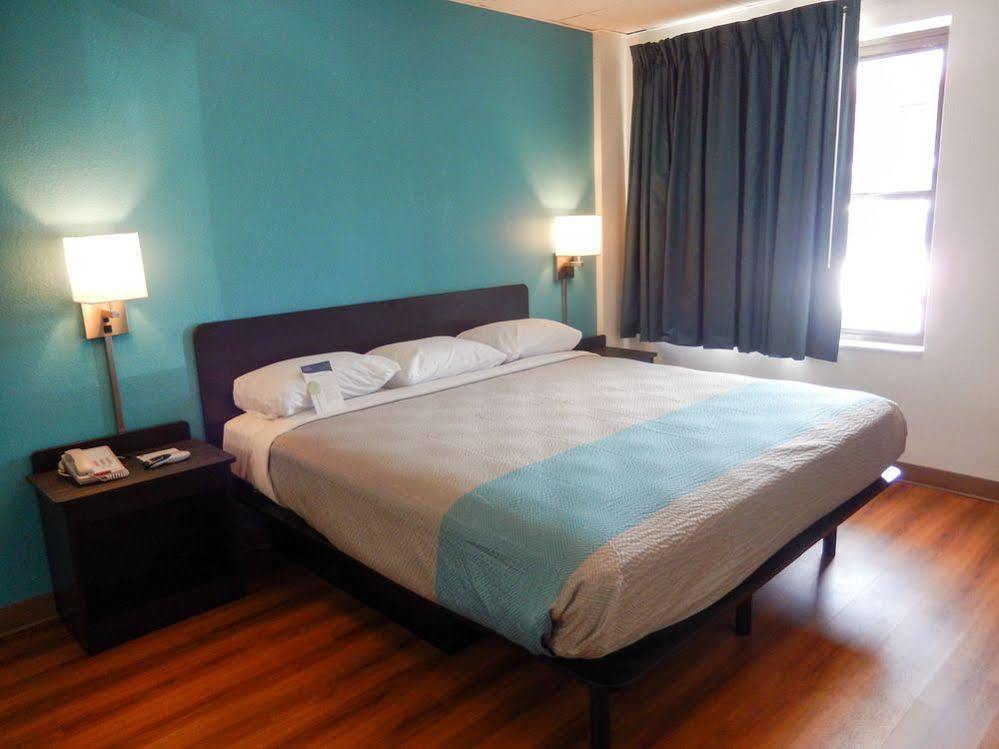 Motel 6-Elmsford, Ny - White Plains Eksteriør bilde
