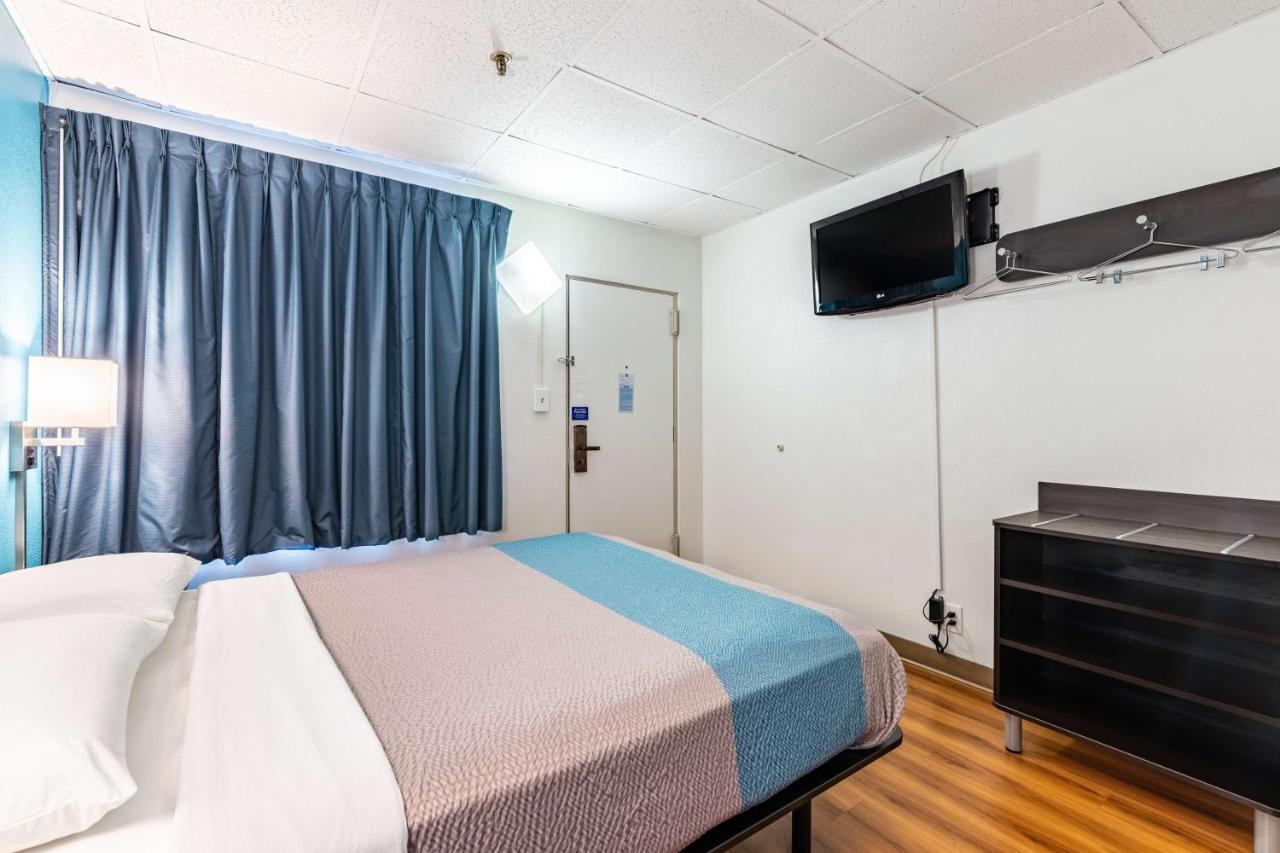 Motel 6-Elmsford, Ny - White Plains Eksteriør bilde