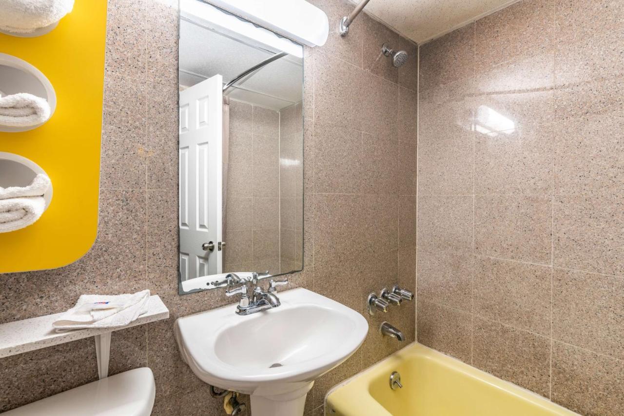 Motel 6-Elmsford, Ny - White Plains Eksteriør bilde