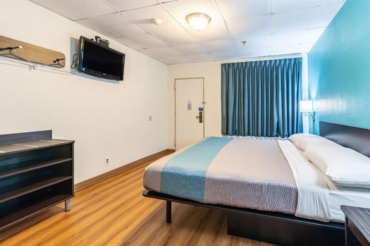 Motel 6-Elmsford, Ny - White Plains Eksteriør bilde